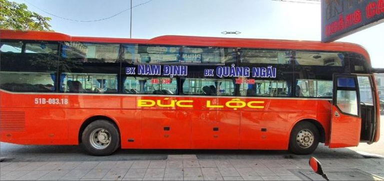 Nhà xe Đức Lộc sử dụng xe giường nằm 44 chỗ trên tuyến xe khách Đà Nẵng Nam Định.