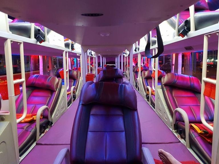 Nội thất trên xe chắc chắn sẽ tạo nên một không gian nghỉ ngơi thoải mái đến mỗi hành khách