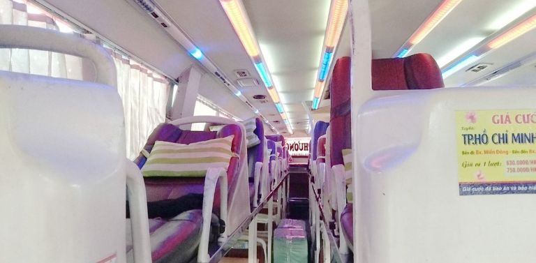 Không gian tươi sáng bên trong xe khách Tâm Minh Phương mang đến sự thư thái cho khách hàng