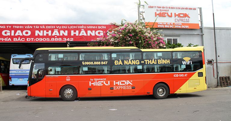 Hiếu Hoà là hãng xe tiên phong sử dụng loại hình xe limousine 34 chỗ VIP để vận chuyển hành khách trên tuyến đường này 