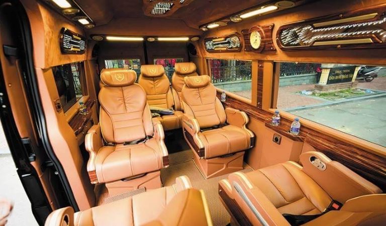 Loại hình phương tiện chính được nhà xe Sapa Hello sử dụng là limousine cao cấp 9 chỗ ngồi với các tính năng hiện đại nhất
