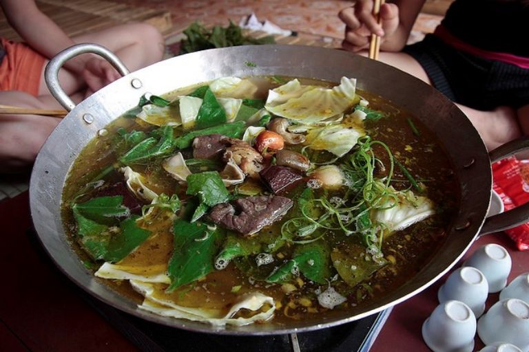 Thắng Cố là món ăn đặc sản nổi tiếng nhất ở Hà Giang.