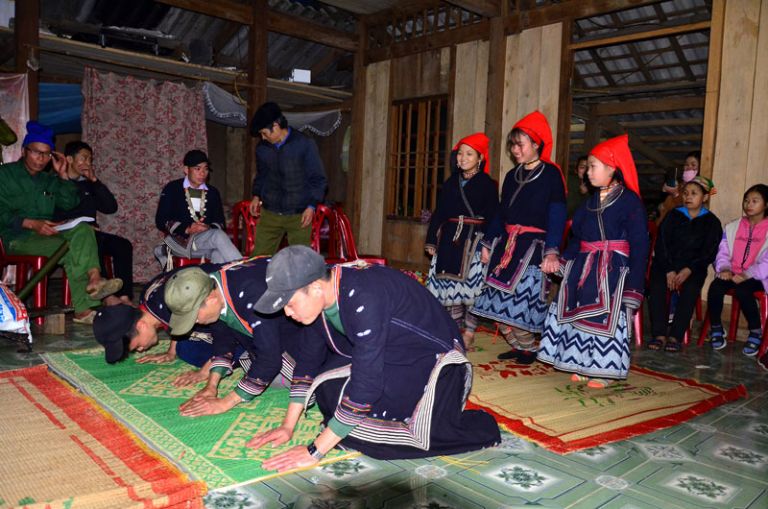 Lễ hội Cấp Sắc được tổ chức nhằm đánh dấu sự trưởng thành của các chàng trai dân tộc Dao Đỏ khi đến độ tuổi có thể tham gia vào công việc của dòng họ và bản làng 