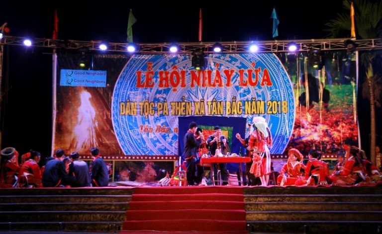 Lễ hội Nhảy Lửa Hà Giang luôn là điểm đến thu hút đông đảo du khách khi du lịch Hà Giang tháng 11 