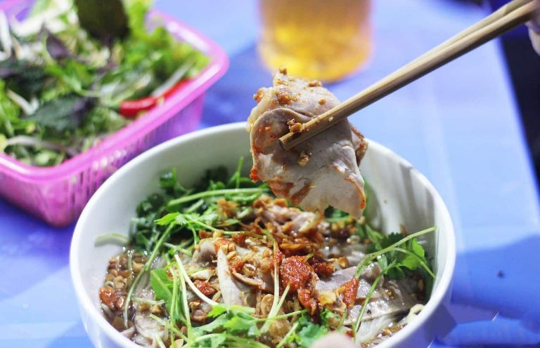 Món ăn đầy đủ dinh dưỡng cùng mức giá hợp lí được bày bán tại mọi huyện ở tỉnh Hà Giang