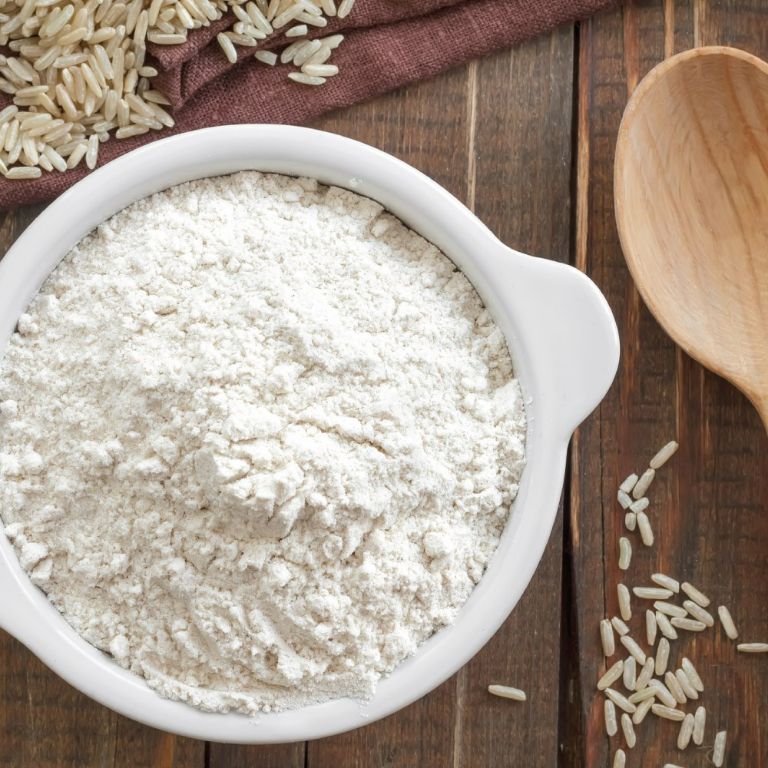 Gạo được xay nhuyễn thành bột mịn sẽ giúp thắng cố Hà Giang trở nên đẹp mắt hơn