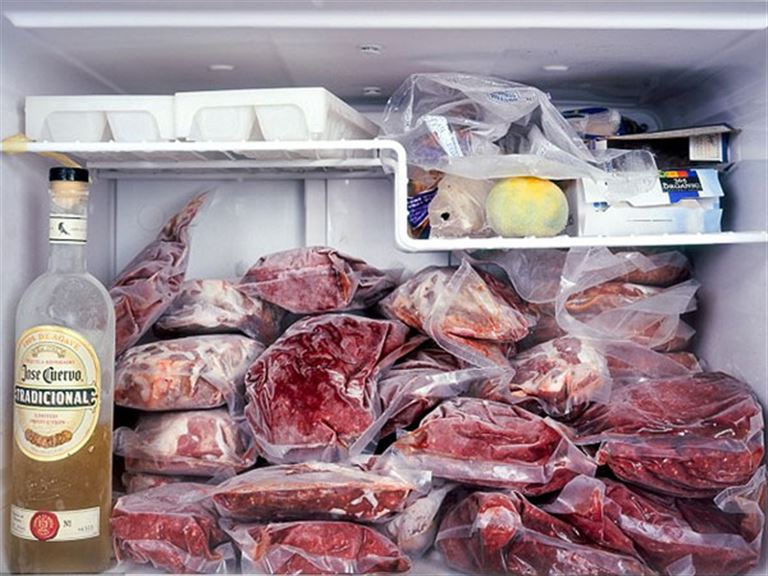 Cách bảo quản thịt trâu gác bếp Hà Giang dễ nhất là cho vào ngăn đá tủ lạnh giúp thịt ngon được trong khoảng 6- 8 tháng. 