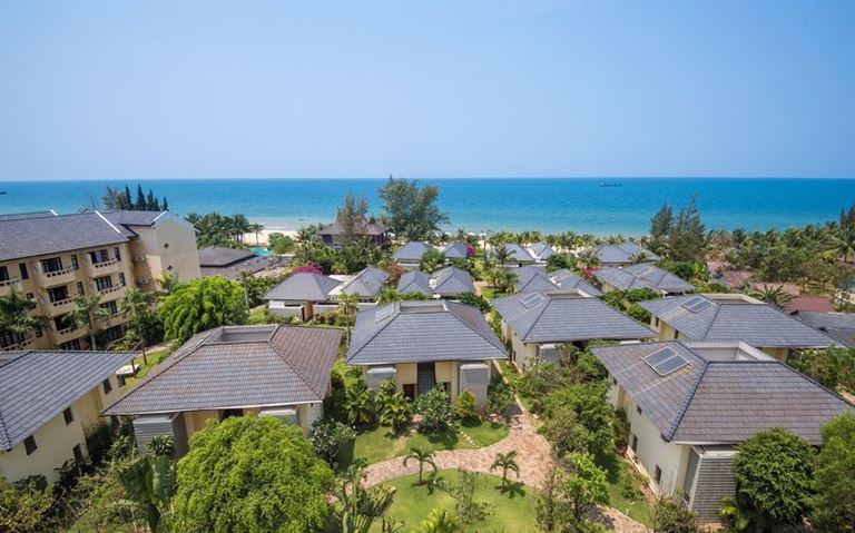 Eden Resort Phú Quốc tọa lạc ở vị trí thuận lợi rất gần sân bay và các địa điểm du lịch nổi tiếng của đảo Ngọc. 
