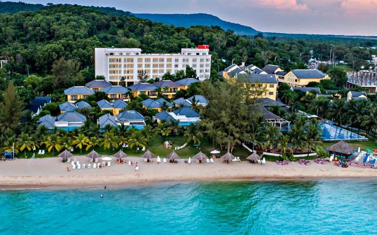 Eden Resort Phú Quốc là một khu nghỉ dưỡng đẳng cấp 4 sao tại "đảo ngọc" với nhiều loại phòng nghỉ và dịch vụ tiện ích hấp dẫn.