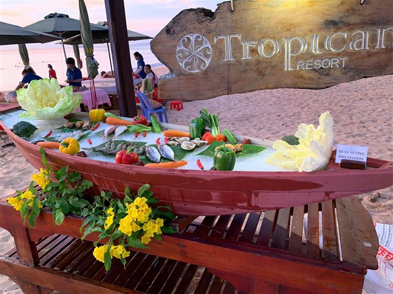 Đội ngũ đầu bếp của Tropicana Resort Phú Quốc rất chuyên nghiệp với nhiều năm kinh nghiệm trong lĩnh vực ẩm thực. 