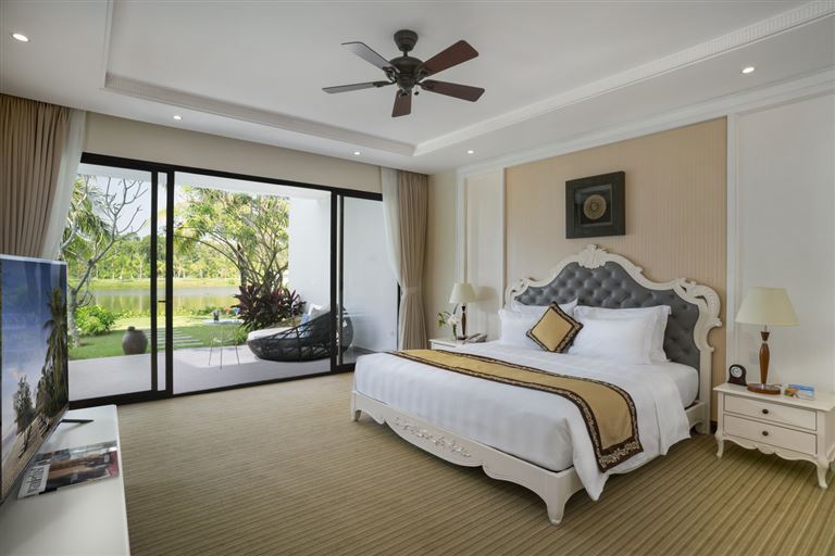 Biệt thự 4 phòng ngủ là hạng phòng có thiết kế sang trọng nhất tại Vinpearl Resort & Spa Phú Quốc với nội thất hoàng gia, cao cấp. 