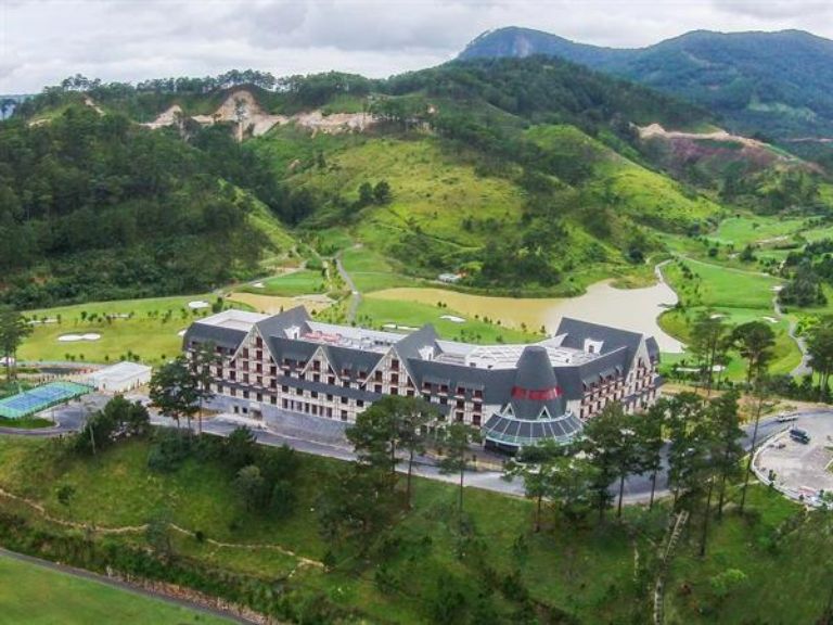 Khám phá ngay khu nghỉ dưỡng 4 sao Swiss-Belresort Tuyền Lâm - địa điểm lưu trú nổi tiếng nhất Đà Lạt 2023. (Nguồn: Internet)