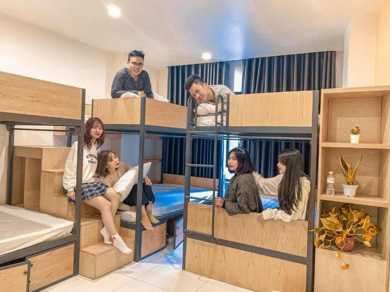 Phòng ngủ tập thể trang bị giường tầng rộng rãi có sức chứa lên đến 10 người (Nguồn: Facebook)