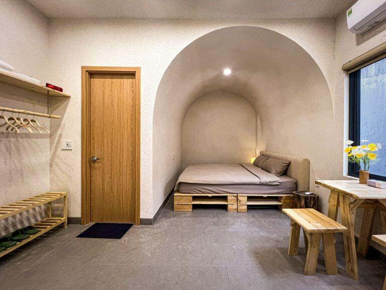 Nội thất tại Lều Vịt Homestay Hải Phòng được thiết kế thủ công nên luôn chiếm trọn tình yêu của du khách (Nguồn: Facebook.com)