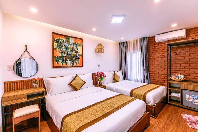 Phòng ngủ tại Nana 2 homestay được cung cấp 2 giường từ 1.6 đến 1.8 m thích hợp cho gia đình, nhóm bạn 