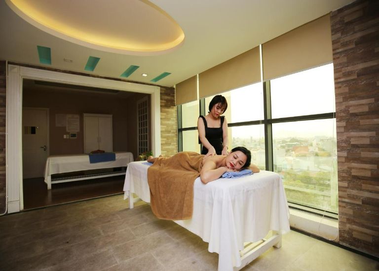 Hotel cung cấp dịch vụ spa và chăm sóc sức khỏe cho du khách với tay nghề của kỹ thuật viên chuyên nghiệp (Nguồn ảnh: www.booking.com)
