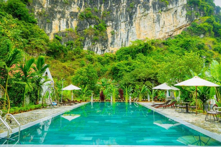 Lalita Tam Coc Resort & Spa là một trong những homestay Tam Cốc Ninh Bình có bể bơi vô cực hiện đại.