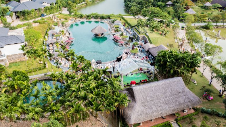 Thung Nham Resort là tổ hợp nghỉ dưỡng cao cấp nằm giữa lòng khu du lịch sinh Thái Thung Nham.