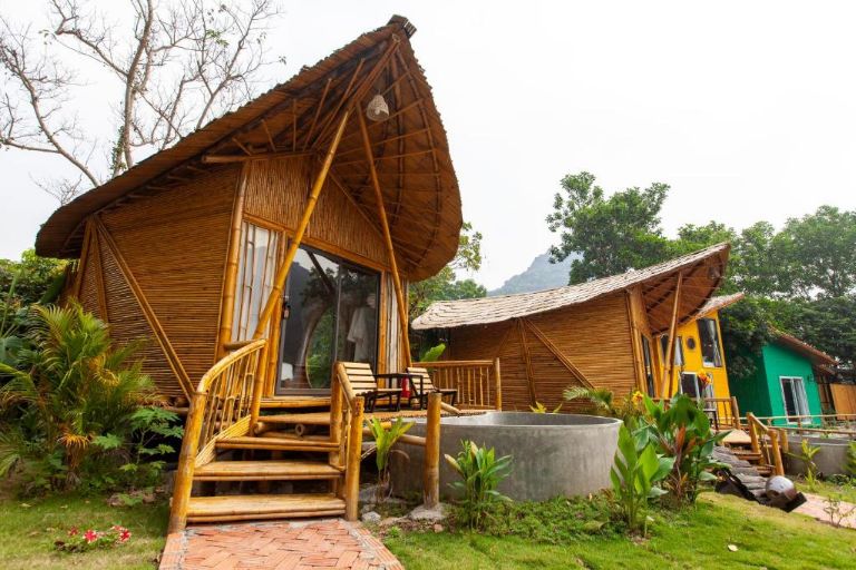 Homestay Tràng An Lamia Bungalow có 02 dạng phòng nghỉ chính là Bungalow bằng tre hoặc nhà gỗ gác xép.