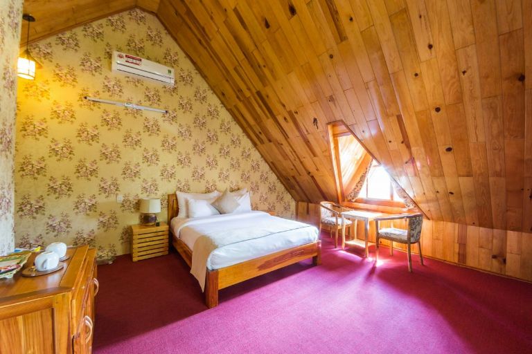 Roof Standard Room là hạng phòng cho 2 người có vị trí ở gác mái, đem đến trải nghiệm mới mẻ cho khách lưu trú. (Nguồn: Internet)