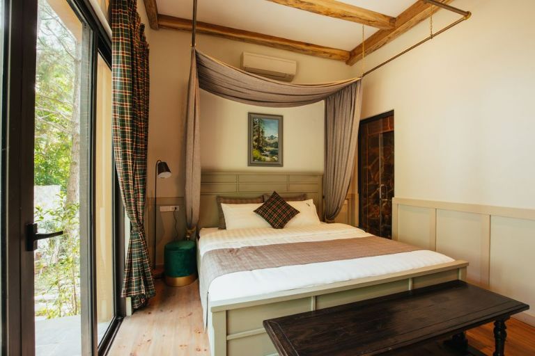 Phòng ngủ của Amaya Home có thiết kế khép kín mang lại không gian nghỉ ngơi tiện nghi và riêng tư 