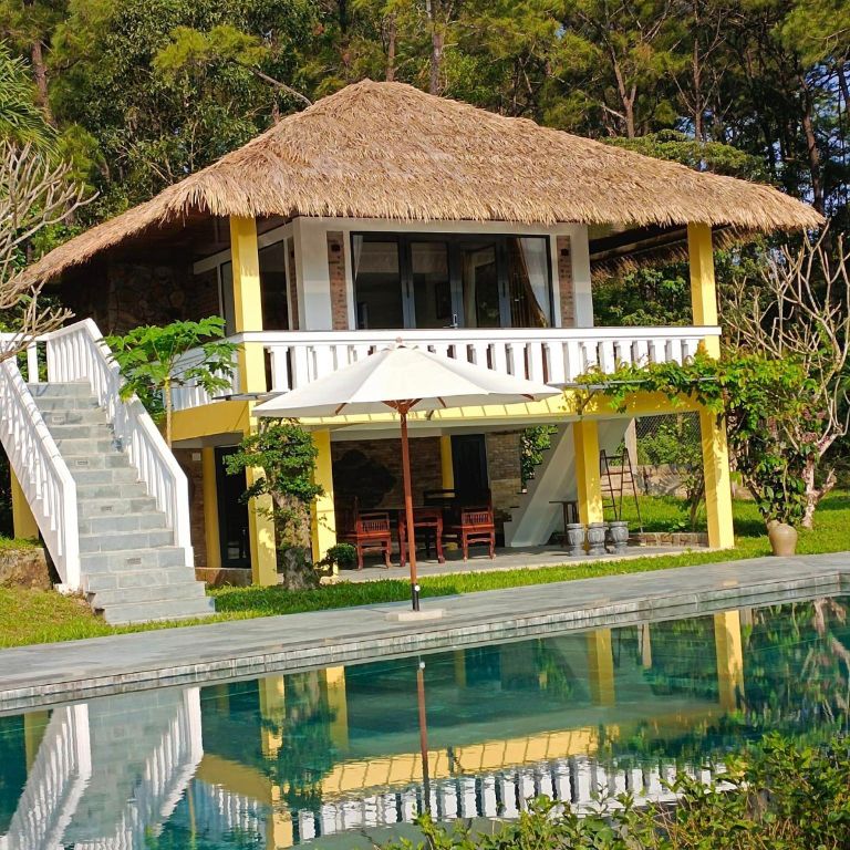 Biệt thự nguyên căn An Nam Village có thiết kế độc đáo và sở hữu chiếc view hướng hồ bơi cực mê (nguồn: facebook.com)