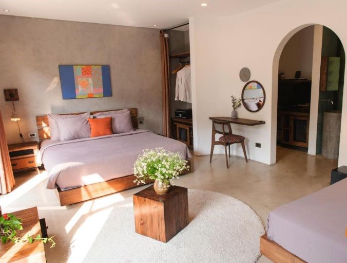 Trong phòng nghỉ tại Deja Vu House Hạ Long này, khách sạn đã trang bị một giường đôi kích thước 1m8 và một giường đơn kích thước 1m2
