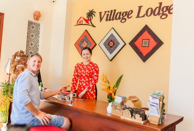 Thời gian nhận trả phòng linh hoạt giúp du khách thuận tiện cho quá trình lưu trú tại Hoi An Village Lodge 