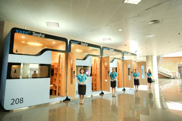 VATC Sleep Pod Terminal 1 là homestay nằm tại sân bay Nội Bài, vị trí thuận tiện cho những ai cần nghỉ ngơi trong thời gian ngắn.