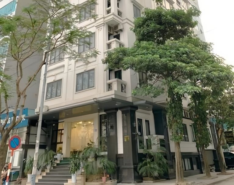 Tòa nhà homestay Cầu Giấy Poonsa Duy Tan cao tới 9 tầng, cung cấp tổng cộng 24 phòng nghỉ
