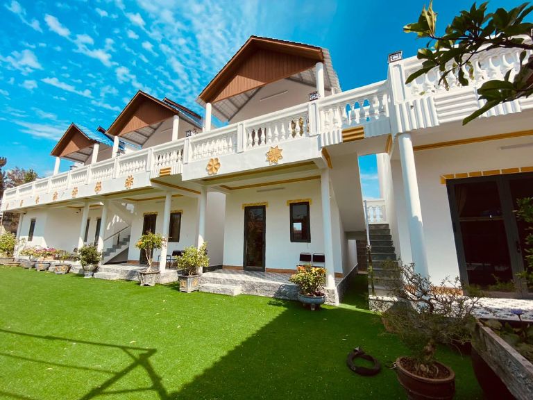Bạn sẽ được sống trong nhưng căn nhà cổ điển kiểu Thái ngya tại homestay Long Hải này 