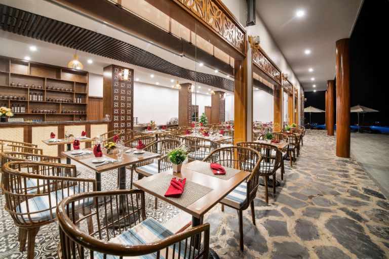 Homestay Mai Chau Mountain View có nhà hàng riêng phục vụ những món ẩm thực Á, Âu chất lượng (nguồn: booking.com)