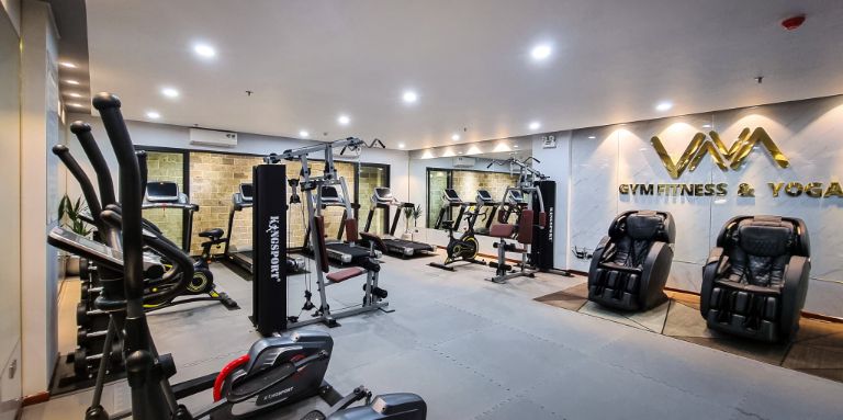 Phòng gym tại VNAHOMES Serviced Apartment có diện tích rộng khoảng 40 mét vuông được trang bị đầy đủ máy móc hiện đại cho phép khách hàng sử dụng miễn phí
