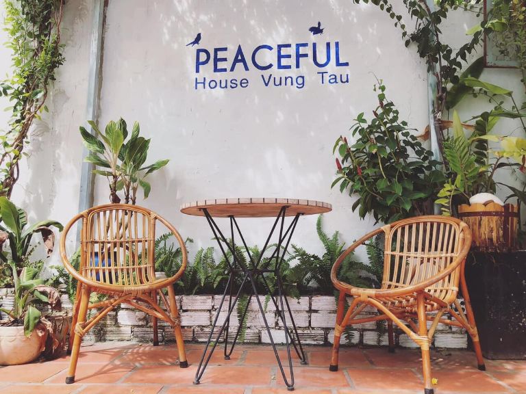 Peaceful House Vũng Tàu là một homestay nhỏ xinh nằm ở vị trí thuận tiện, gần trung tâm thành phố giúp cho việc di chuyển của du khách trở nên thuận lợi.