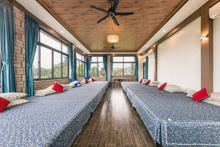 Phòng ngủ 401 có kê 10 nệm cao cấp với sức chứa tối đa lên đến 30 du khách lưu trú 