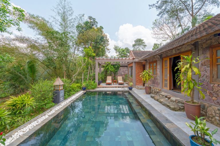 Traditional Vietnamese Pool House sở hữu bể bơi view cực chất cho bạn tha hồ sống ảo (nguồn: facebook.com)