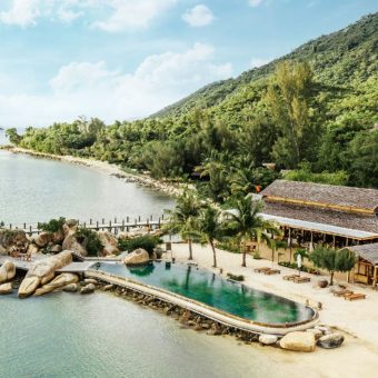 L'Alya Ninh Vân Bay là khu nghỉ dưỡng 5 sao nằm giữa thiên nhiên biển trơi rộng lớn. (nguồn: lalya.com)