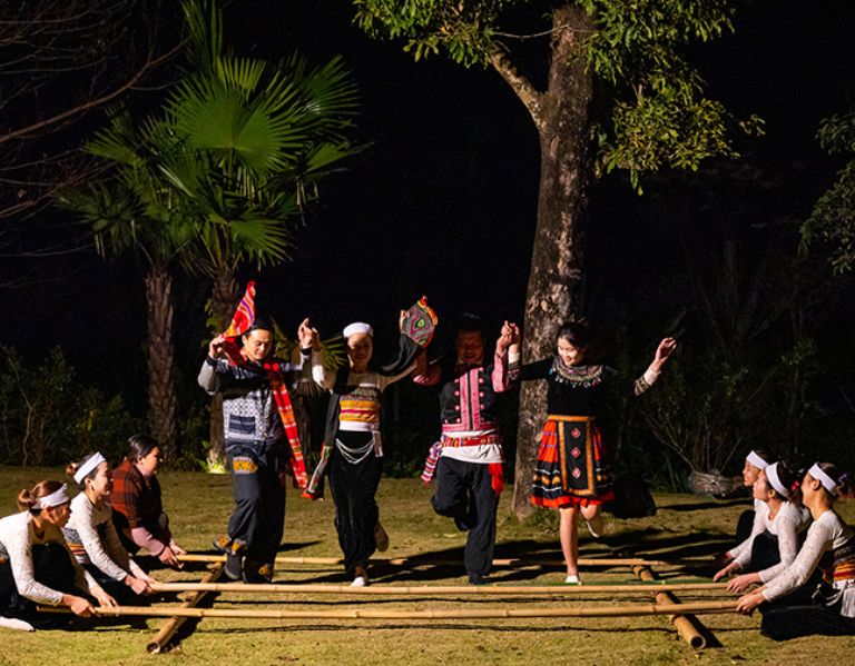 Hoạt động trải nghiệm múa Thái được nhiều du khách yêu thích bởi khám phá được cuộc sống người dân (nguồn: facebook.com)
