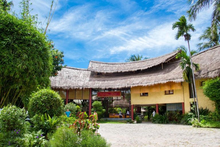 Bamboo Resort Mũi Né được mệnh danh là khu vườn nhiệt đới độc đáo nằm trọn trong lòng thành phố Phan Thiết xinh đẹp.