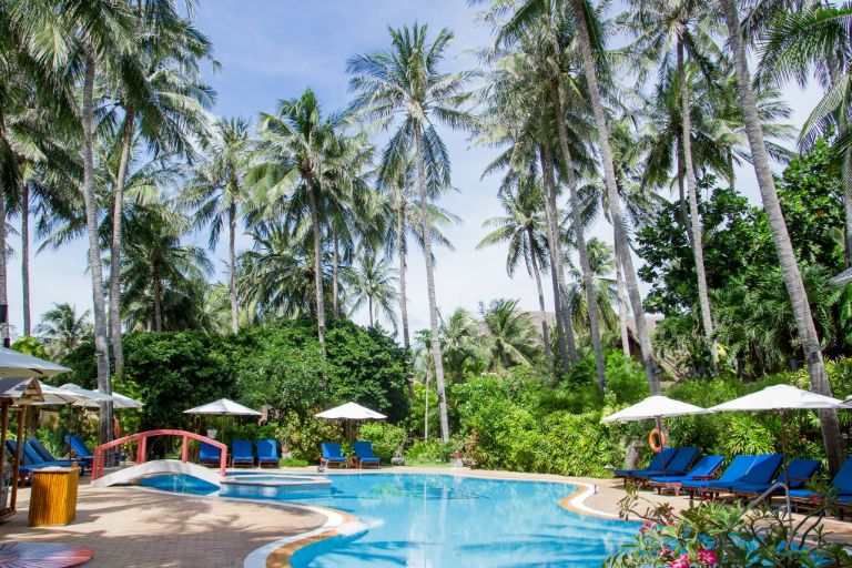 Bamboo Resort Mũi Né đã thiết kế 2 hồ bơi ngoài trời riêng biệt để đảm bảo phục vụ cho lượng du khách lớn mà vẫn đảm bảo chất lượng.