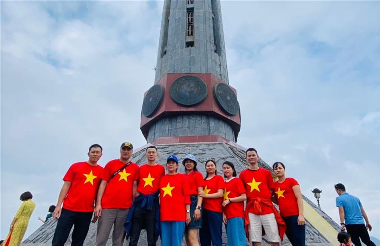 Homestay Bụi còn cung cấp các tour tham quan du lịch tới nhiều địa điểm nổi tiếng tại Hà Giang, Sapa, Mộc Châu với giá phải chăng. 
