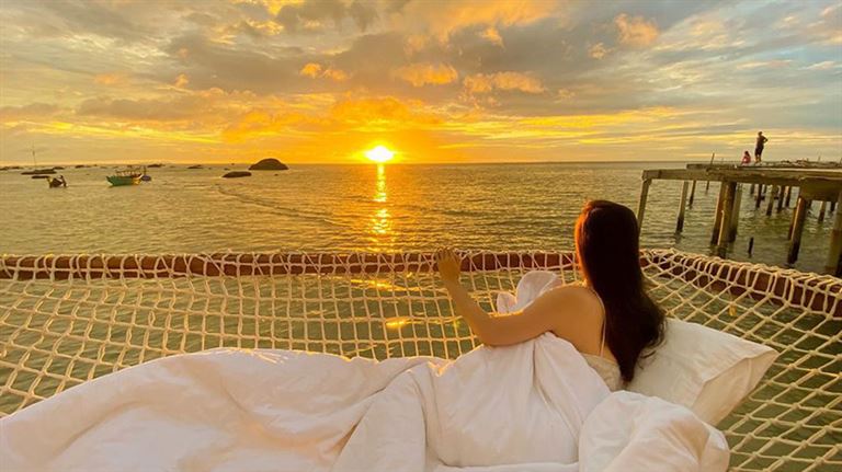 Khách hàng khi lưu trú tại Resort sẽ được hỗ trợ, tư vấn các tour du lịch tham quan các địa điểm hấp dẫn tại đảo Ngọc Phú Quốc. 