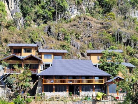 Đồng Văn CliffSide House là một homestay Hà Giang mới xây dựng, có thiết kế và vị trí đắc địa tại Đồng Văn.