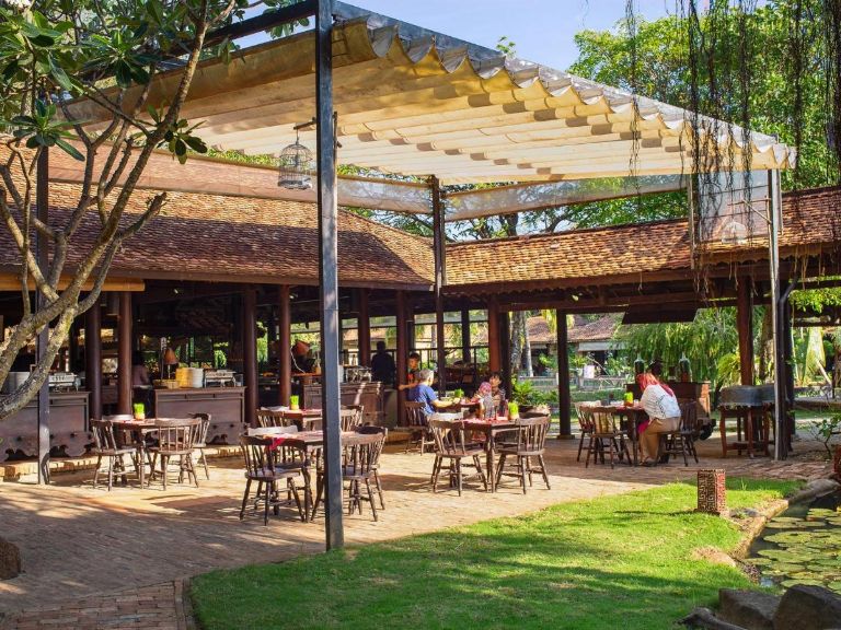 Gecko Restaurant xây dựng theo lối mở ngoài trời hoà hợp thiên nhiên (nguồn: facebook.com)