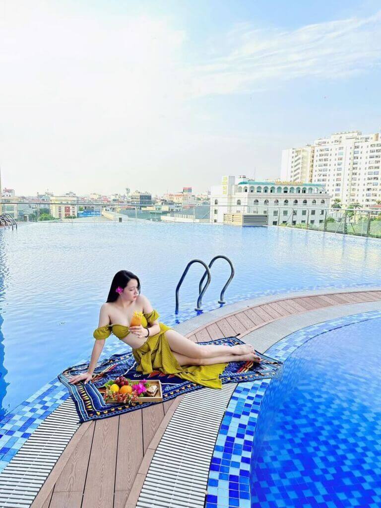 Bể bơi Sky Garden là điểm vui chơi lý tưởng cho du khách khi tới lưu trú tại Homestay Green Pearl (Nguồn: Facebook.com)