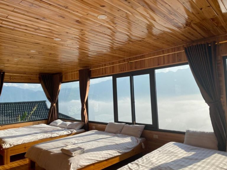 Phòng nghỉ với thiết kế những ô cửa kính lớn sở hữu view săn mây tuyệt đỉnh 
