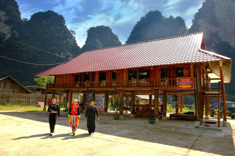 Homestay Triệu Cường thu hút nhiều du khách bởi nơi đây sở hữu cảnh quan núi đồi hùng vĩ và nên thơ. (Nguồn: Internet)