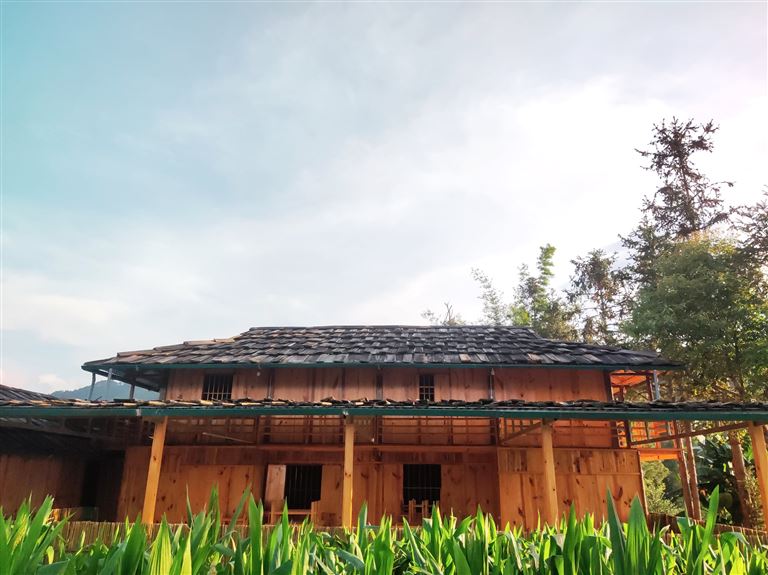 Hmong's Life Homestay & Trekking là một trong những homestay Mù Cang Chải có tầm nhìn 4 phía đẹp nhất. 