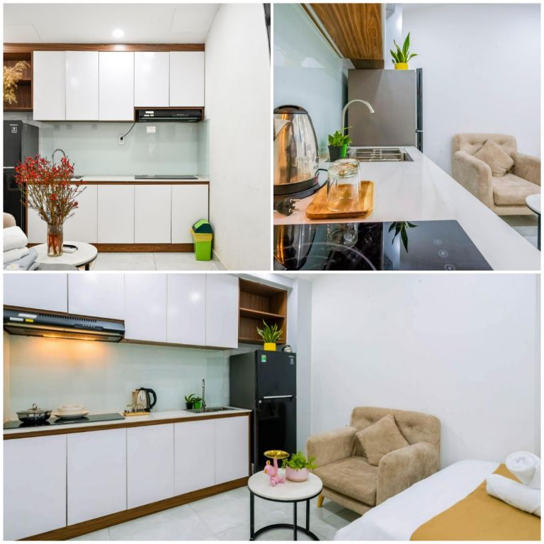 Khu vực phòng bếp của Homestay Quận 7 Sài Gòn này được thiết kế và lắp đặt đầy đủ các đồ dụng cơ bản và các loại bếp để du khách có thể sử dụng (Nguồn ảnh: Booking.com)