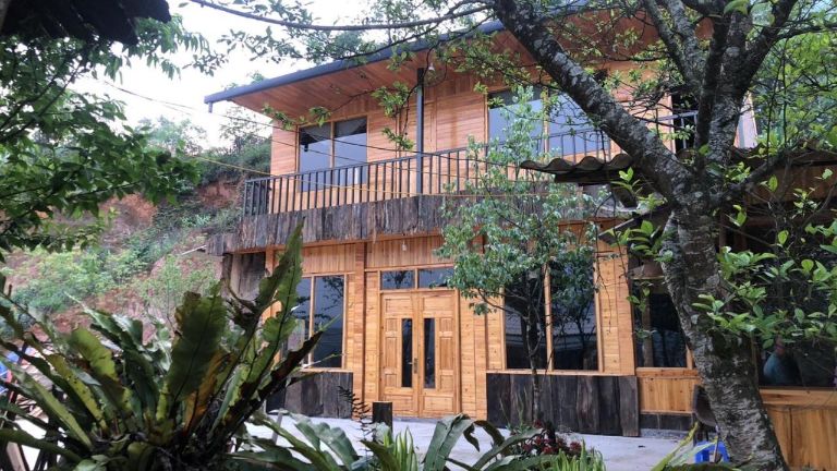 May Kim Ta Phin Homestay là căn nhà 2 tầng được xây dựng từ gỗ tự nhiên (nguồn: facebook.com)